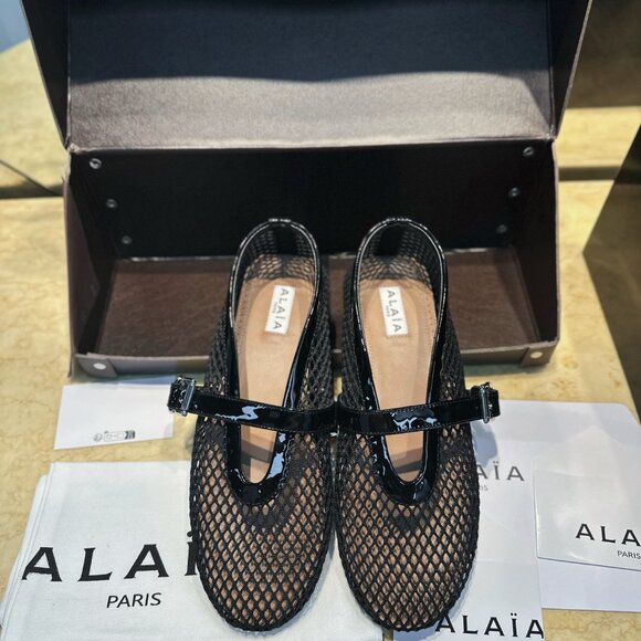 Alaia Black Mesh Flats with Diamond Texture - Picture 2 of 6
